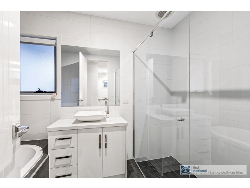 1.49 Maidstone Street, Altona VIC 3018