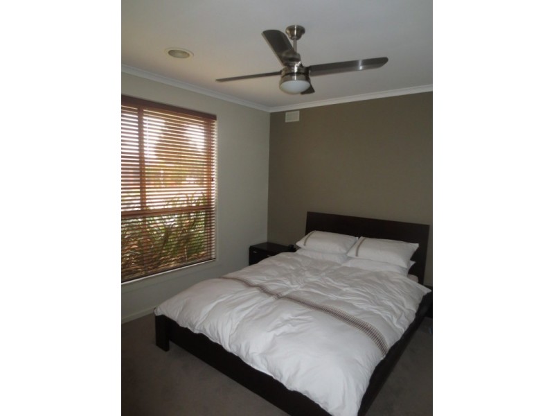 3 Tatman Drive, Altona Meadows VIC 3028