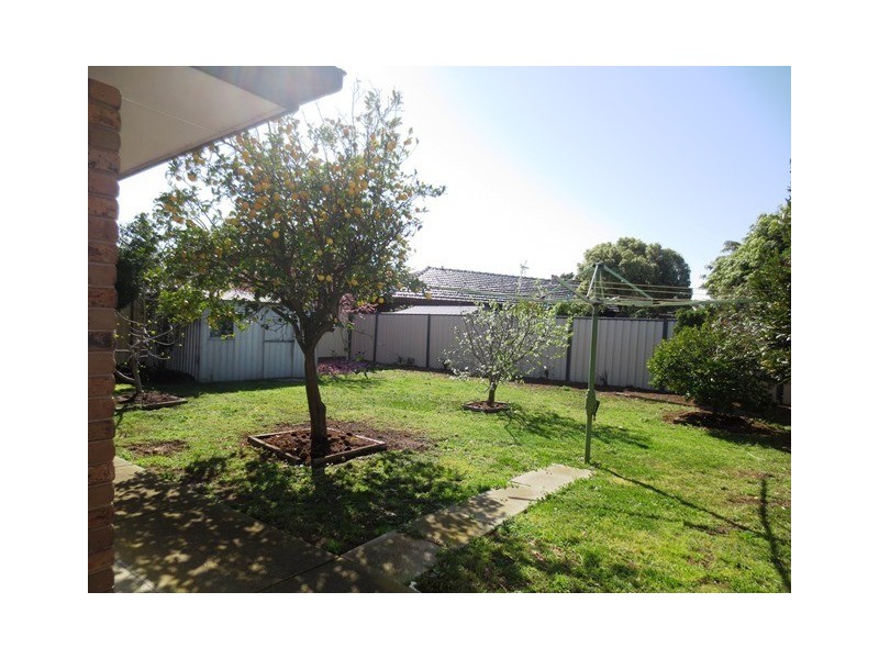 40 Rebecca Crescent, Altona Meadows VIC 3028