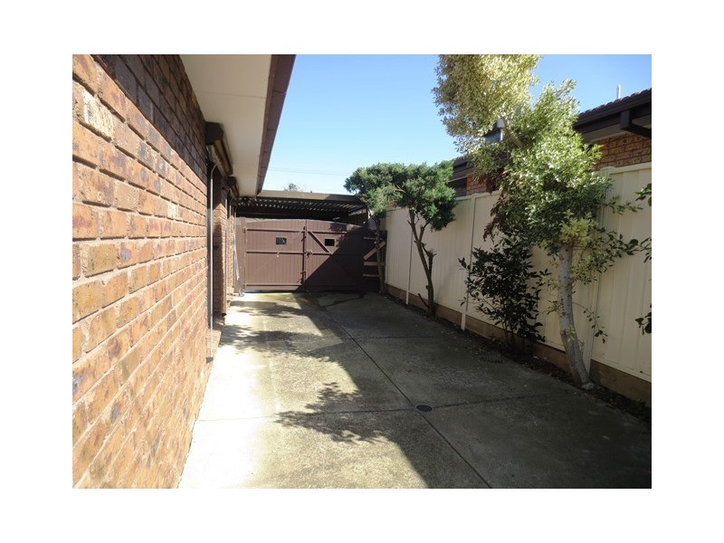 40 Rebecca Crescent, Altona Meadows VIC 3028