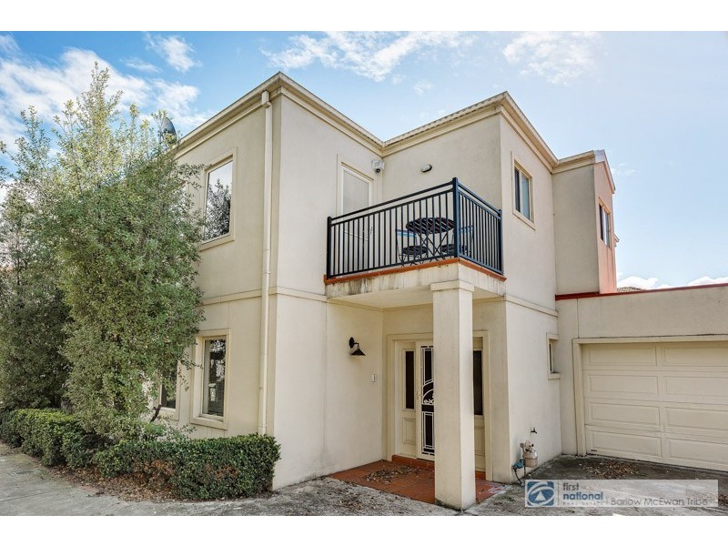 3/8 Grieve Parade, Altona VIC 3018