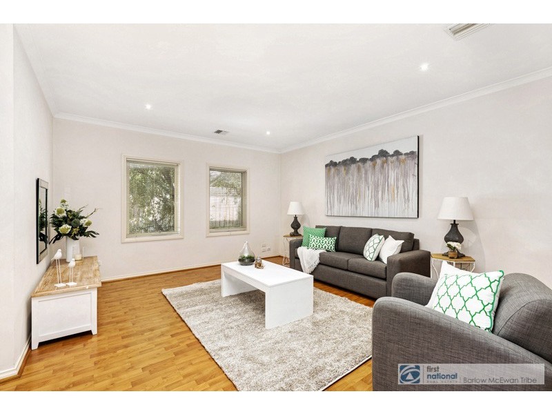 3/8 Grieve Parade, Altona VIC 3018