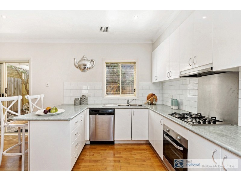 3/8 Grieve Parade, Altona VIC 3018