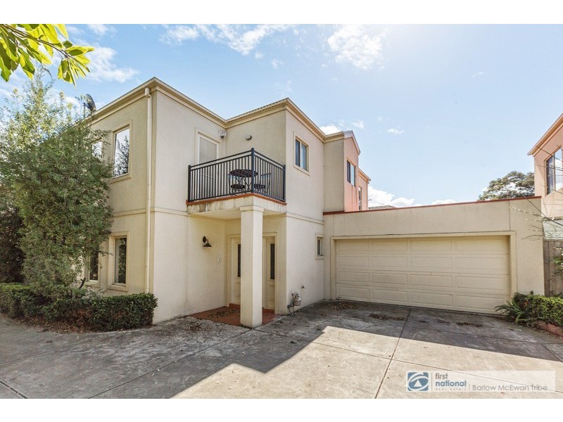 3/8 Grieve Parade, Altona VIC 3018