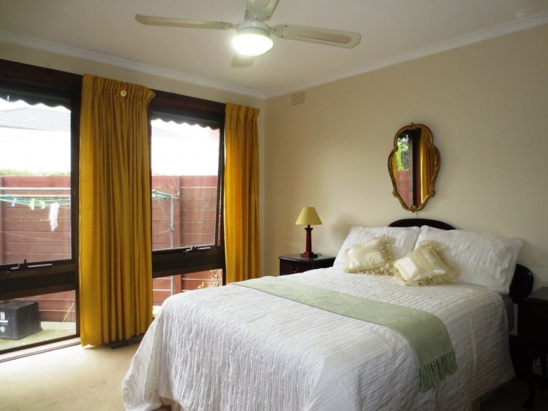 2/15 Blyth Street, Altona VIC 3018