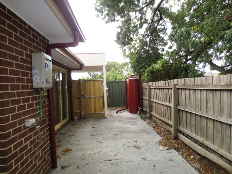 2/39 Powlett Street, Altona Meadows VIC 3028