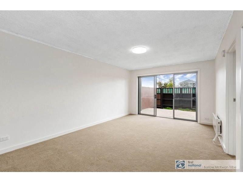 8/66 Simmons Drive, Altona VIC 3018