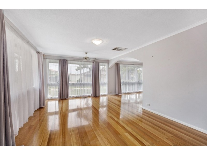 6 McIntyre Drive, Altona VIC 3018