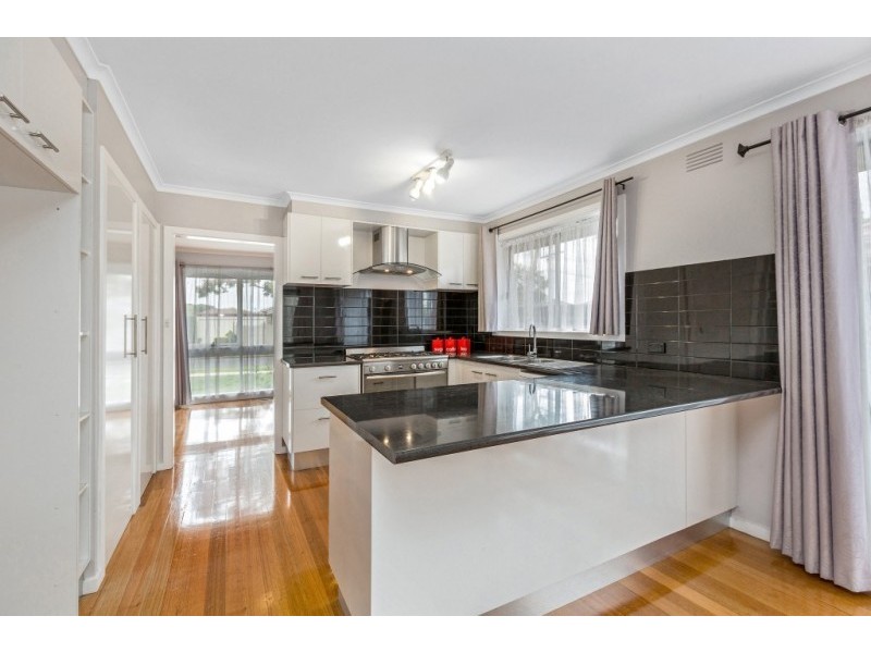 6 McIntyre Drive, Altona VIC 3018