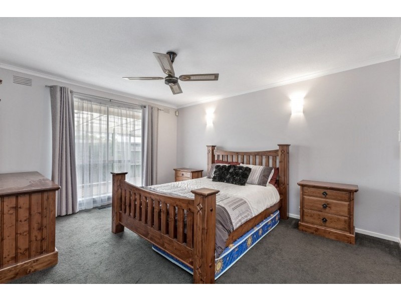 6 McIntyre Drive, Altona VIC 3018