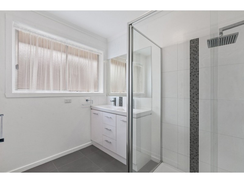 6 McIntyre Drive, Altona VIC 3018