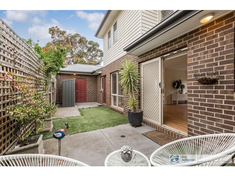 2/8 Rayner Street, Altona VIC 3018