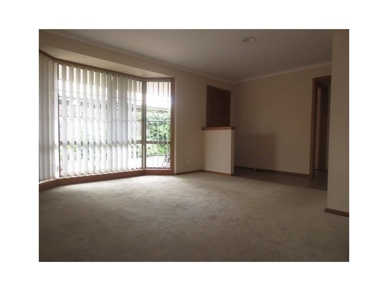 2/19 Romawi Street, Altona VIC 3018