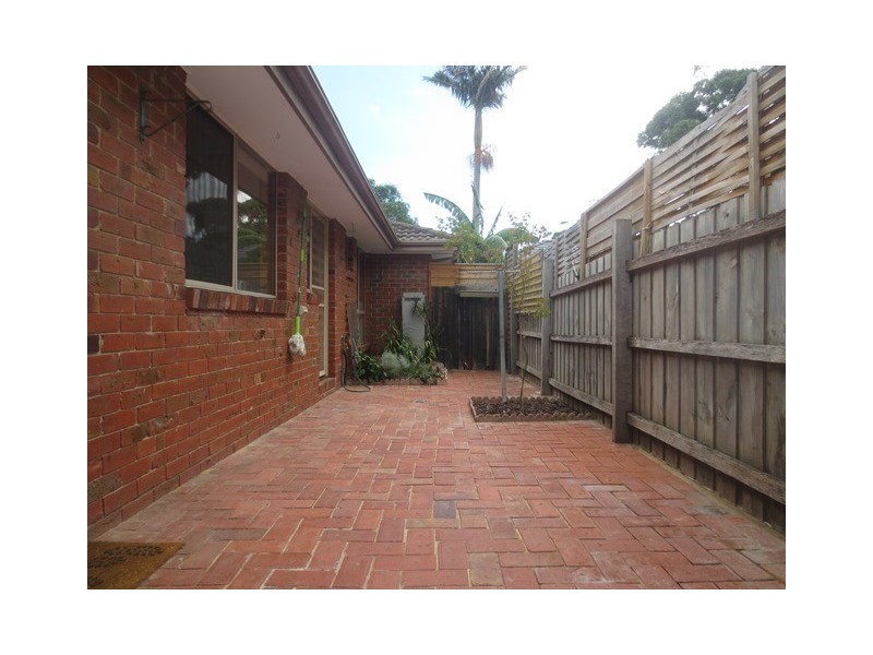 2/19 Romawi Street, Altona VIC 3018