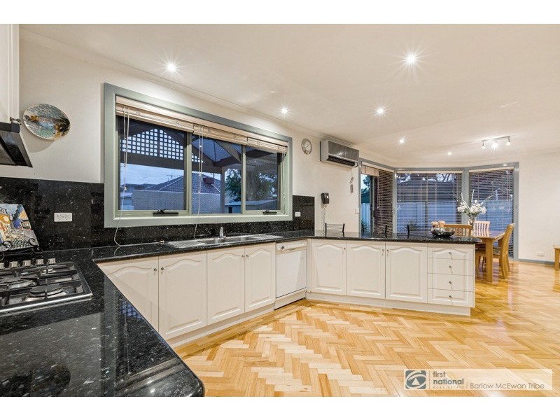 3 Seaview Crescent, Seaholme VIC 3018