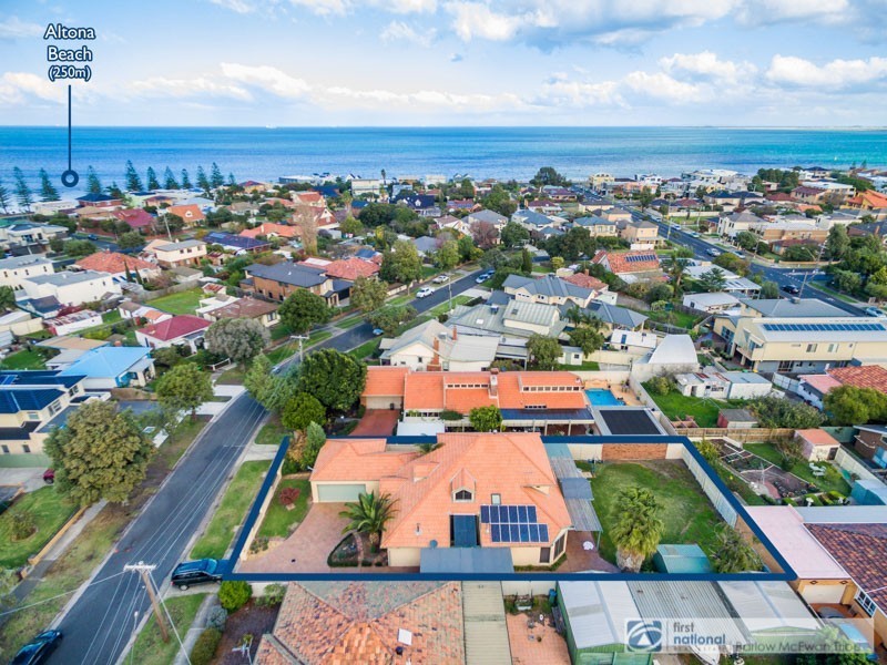 3 Seaview Crescent, Seaholme VIC 3018