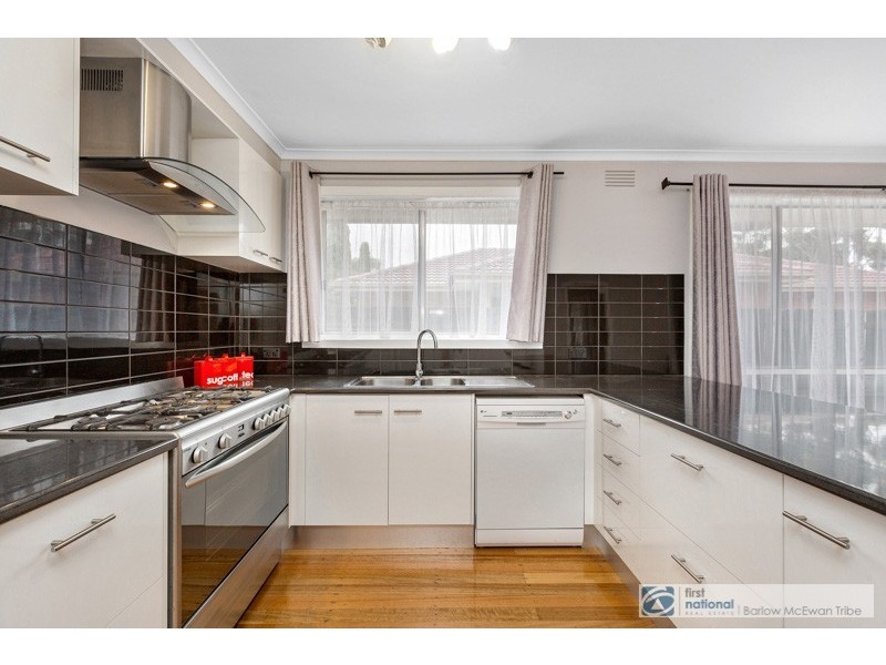 6 McIntyre Drive, Altona VIC 3018