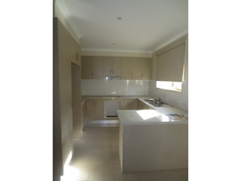 2/115 Merton Street, Altona Meadows VIC 3028