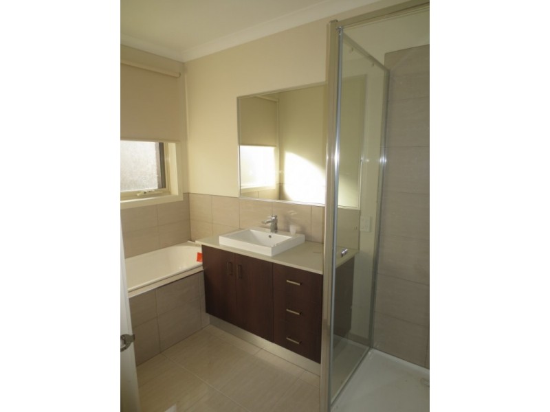 2/115 Merton Street, Altona Meadows VIC 3028