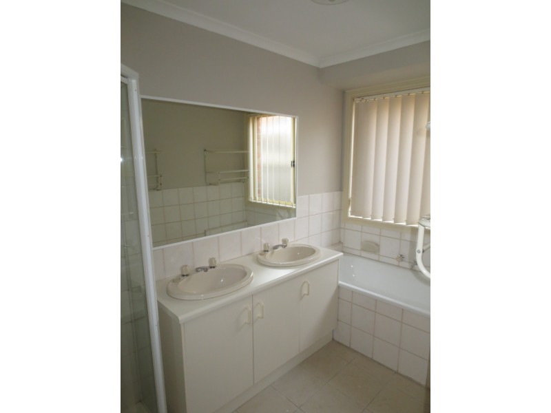 1/95 Balaclava Avenue, Altona Meadows VIC 3028