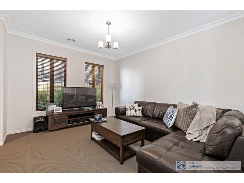 2/6 Romawi Street, Altona VIC 3018