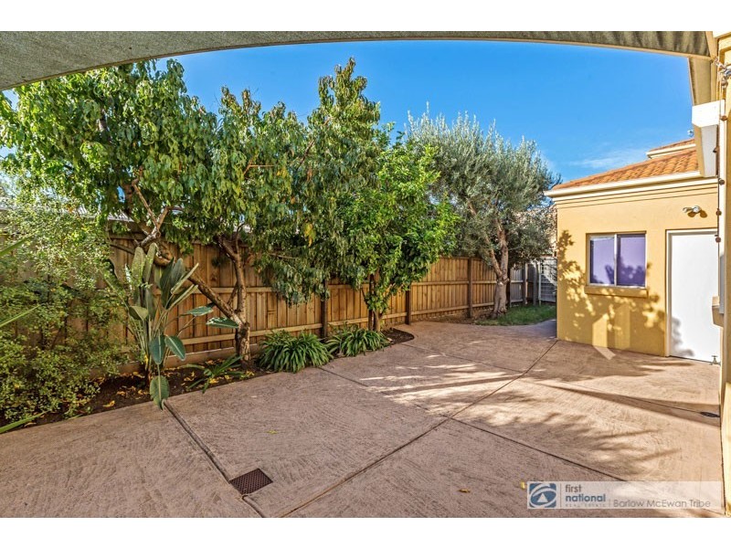 2/6 Romawi Street, Altona VIC 3018