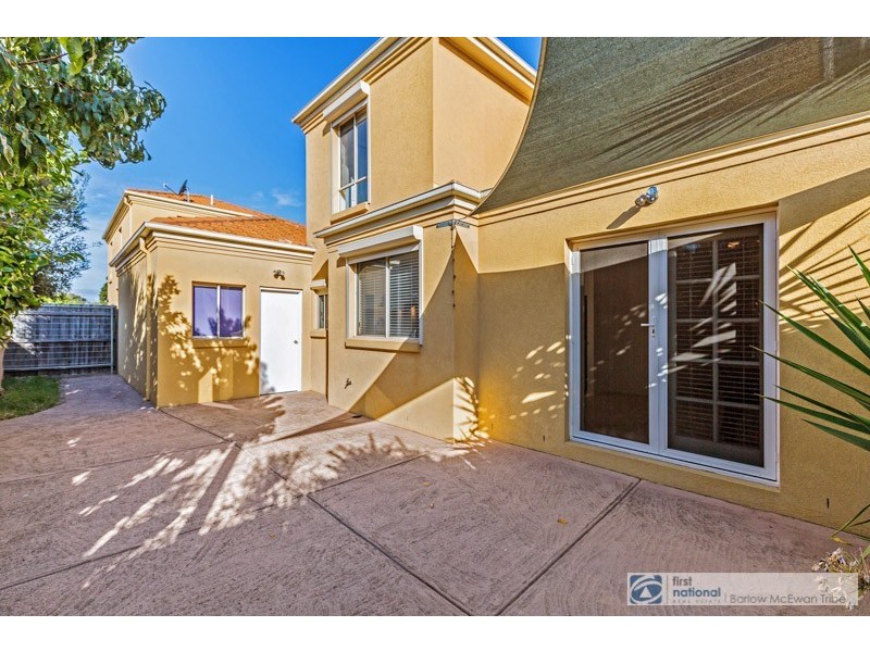 2/6 Romawi Street, Altona VIC 3018