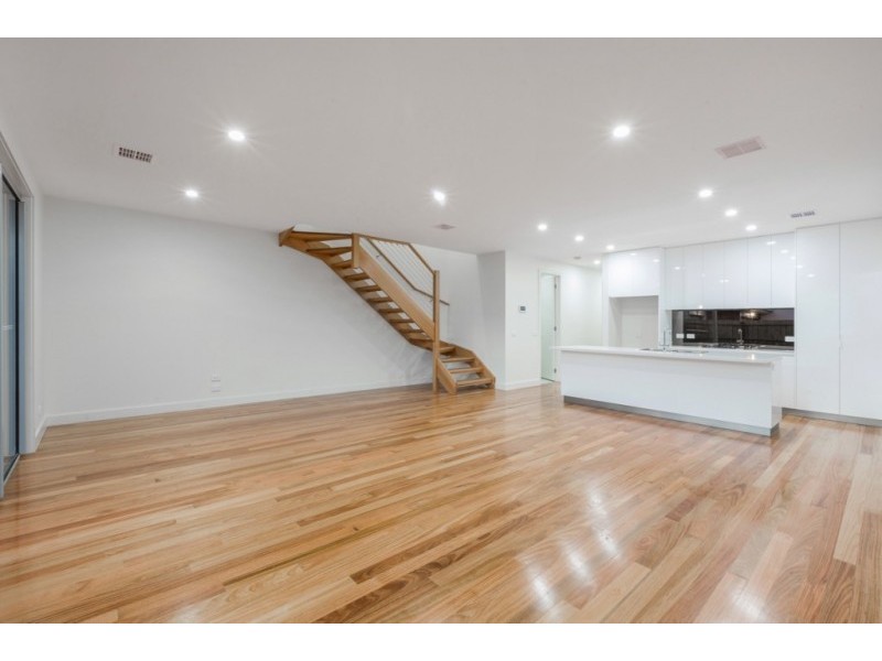 2/67 Rose Street, Altona VIC 3018