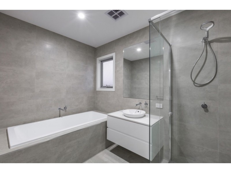 2/67 Rose Street, Altona VIC 3018