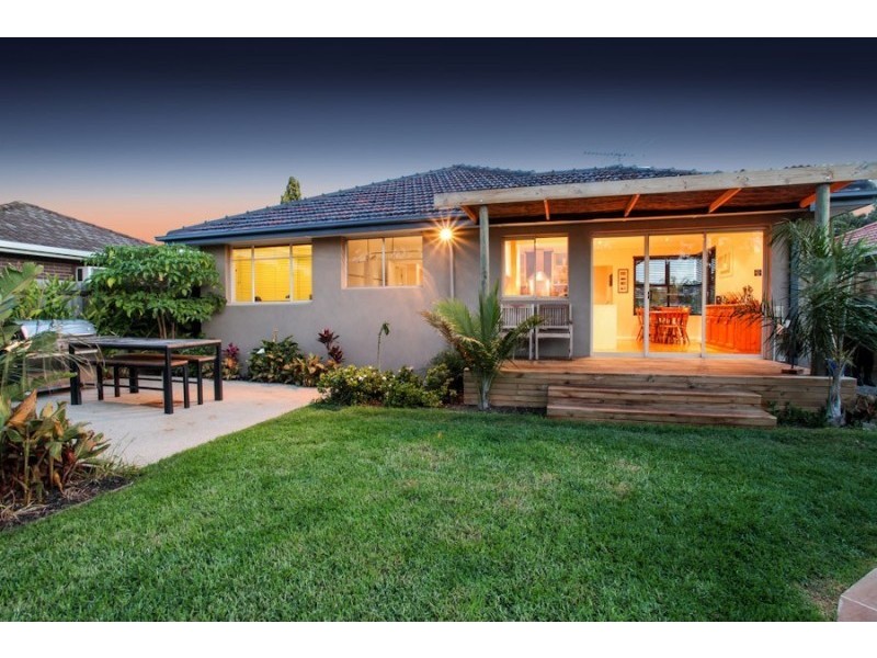 35 Waters Drive, Seaholme VIC 3018