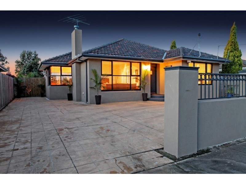 35 Waters Drive, Seaholme VIC 3018