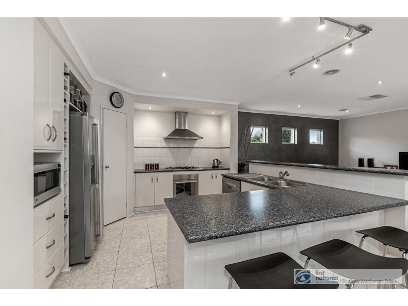 16 Walshe Court, Altona Meadows VIC 3028