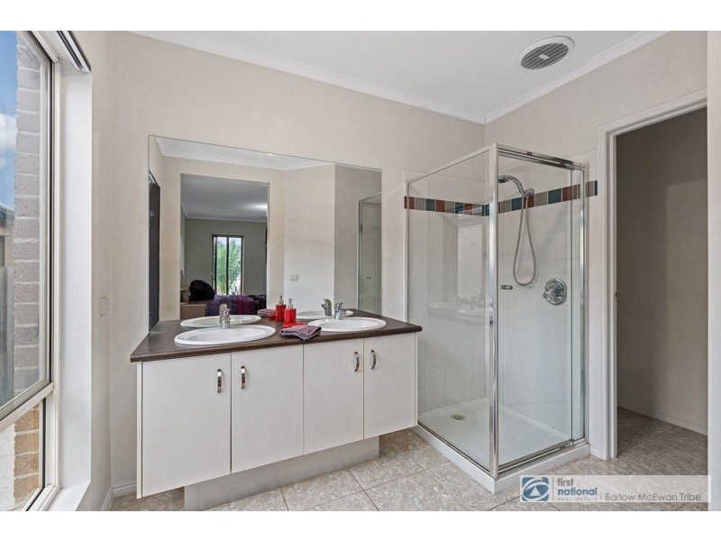 16 Walshe Court, Altona Meadows VIC 3028