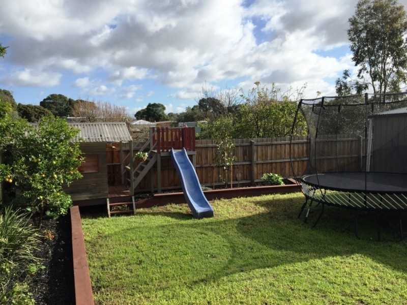 1 Cowra Street, Altona VIC 3018
