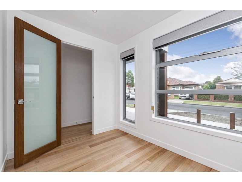 1A Stirling Avenue, Altona VIC 3018