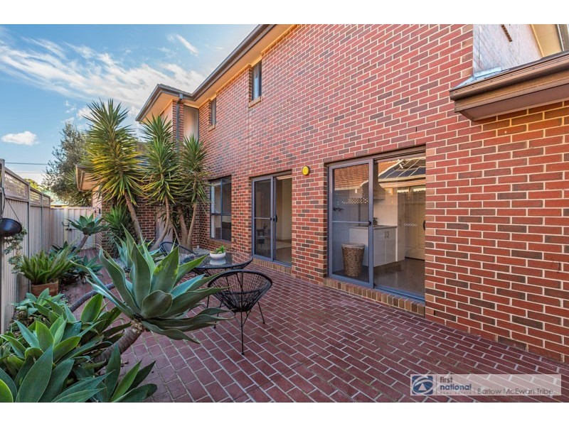 1/28 Bracken Grove, Altona VIC 3018