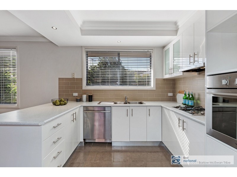 1/28 Bracken Grove, Altona VIC 3018