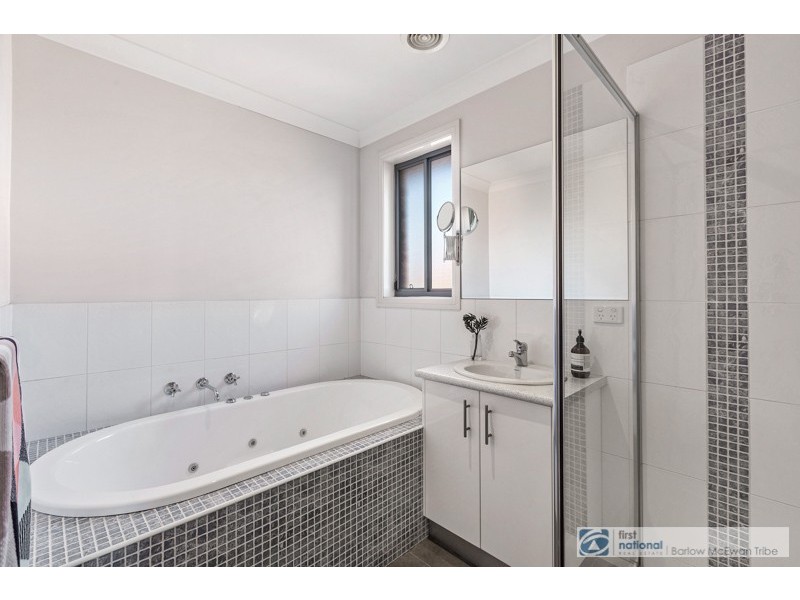 1/28 Bracken Grove, Altona VIC 3018