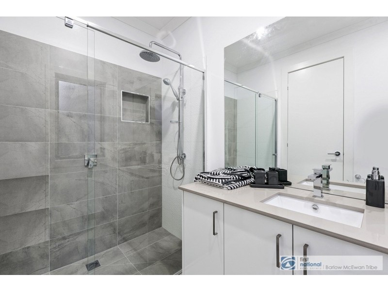 2/37 Upton Street, Altona VIC 3018