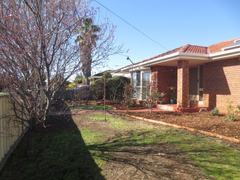 10 Catherine Road, Seabrook VIC 3028