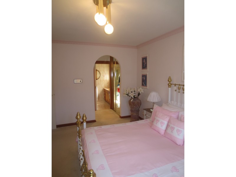 3 Emery Court, Altona VIC 3018