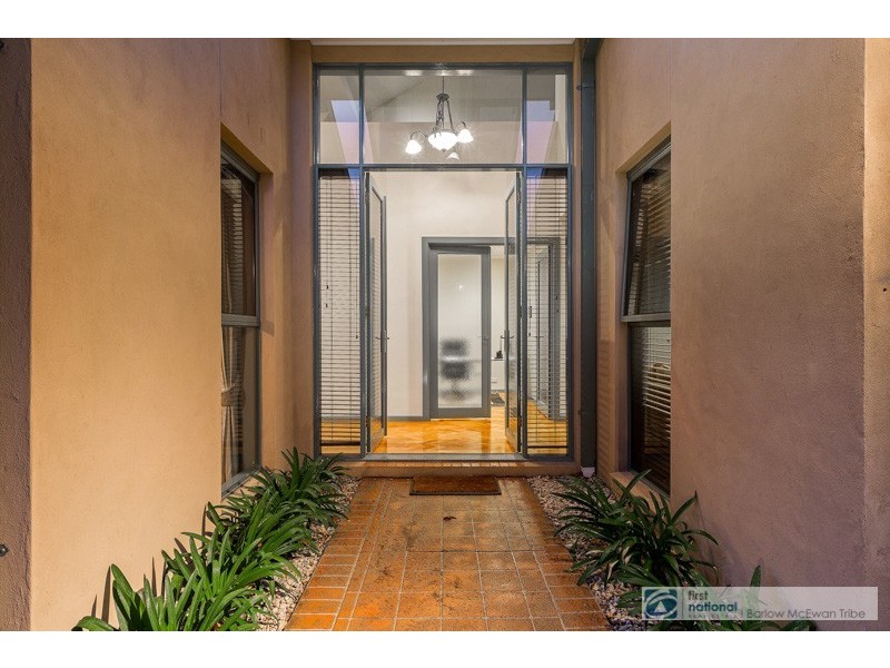 3 Seaview Crescent, Seaholme VIC 3018