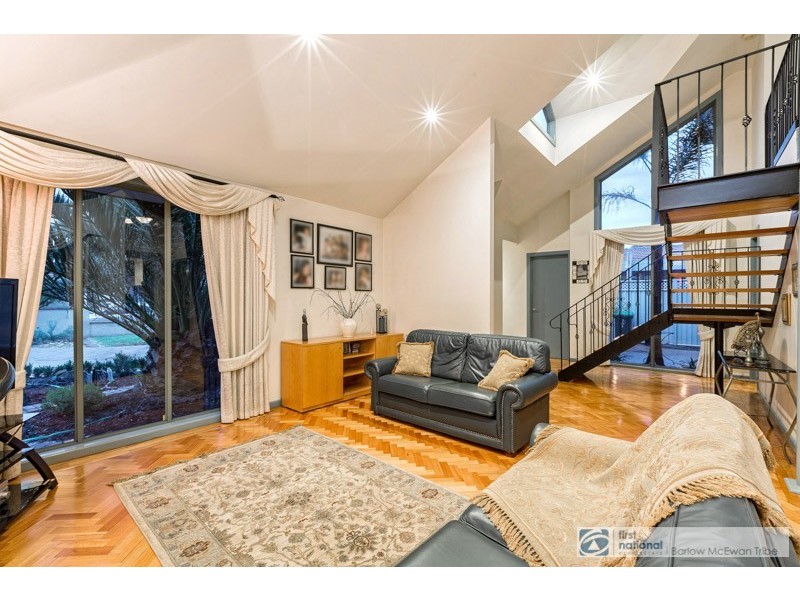 3 Seaview Crescent, Seaholme VIC 3018