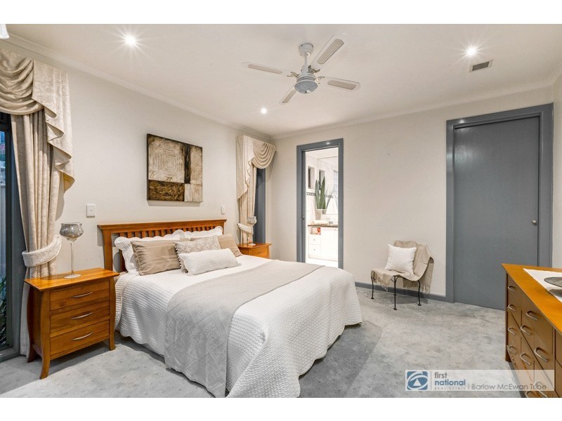 3 Seaview Crescent, Seaholme VIC 3018