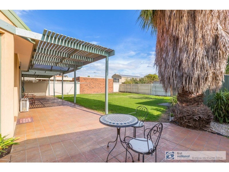 3 Seaview Crescent, Seaholme VIC 3018