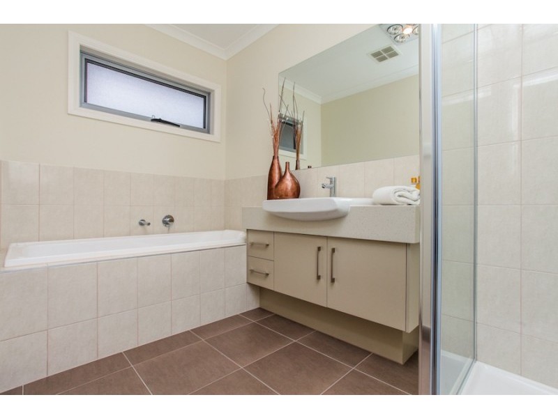 136 Civic Parade, Altona VIC 3018