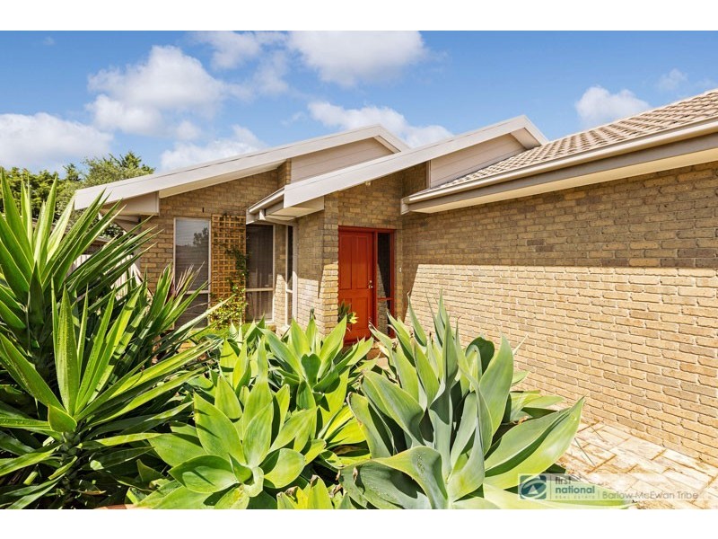 6 Davis Court, Altona Meadows VIC 3028