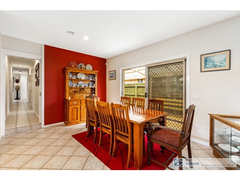 6 Davis Court, Altona Meadows VIC 3028