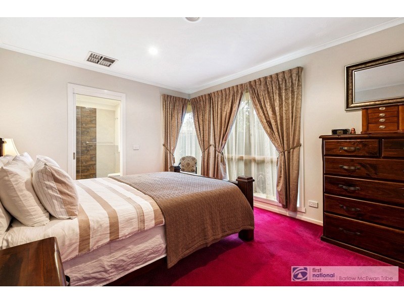 6 Davis Court, Altona Meadows VIC 3028