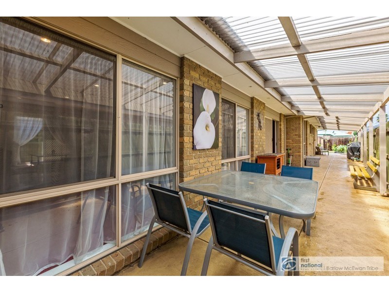 6 Davis Court, Altona Meadows VIC 3028